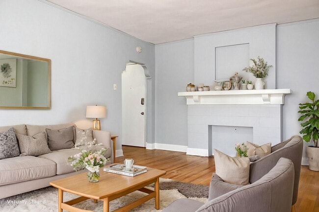 Photo - Montrose Manor