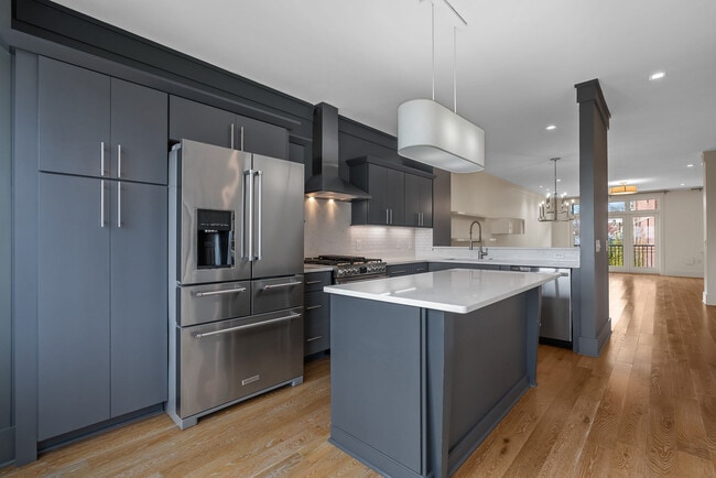 Photo - M West Unit 204