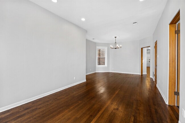 Photo - 915 W Newport Ave Unit 3