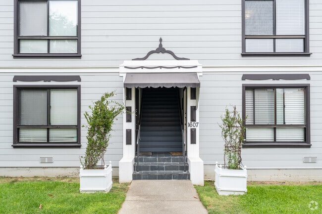 Entrance - 1607 Santa Clara Ave