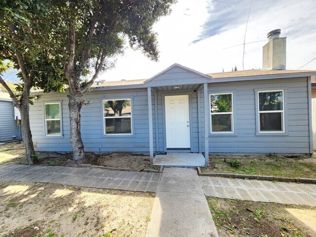 Photo - 9682 Sunland Blvd