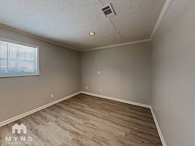 Photo - 8989 Leaf Ln