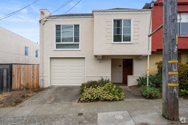 Building Photo - Bright and Spacious Miraloma Home - Update...