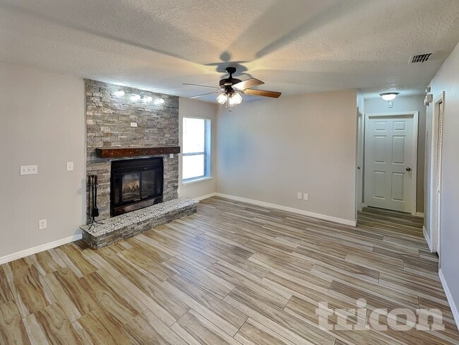 2813 Whippet Ct