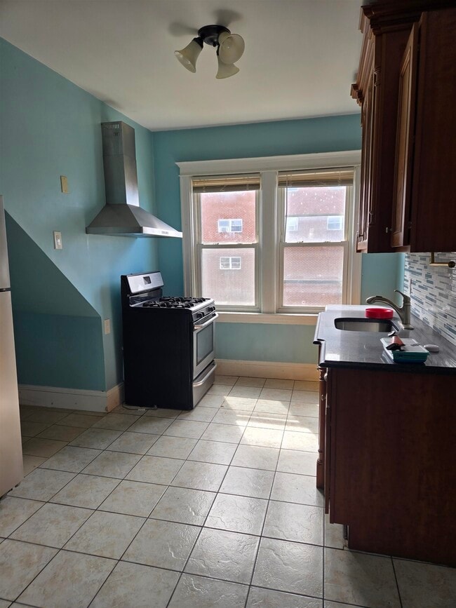 Photo - 1205 73rd St Unidad 2