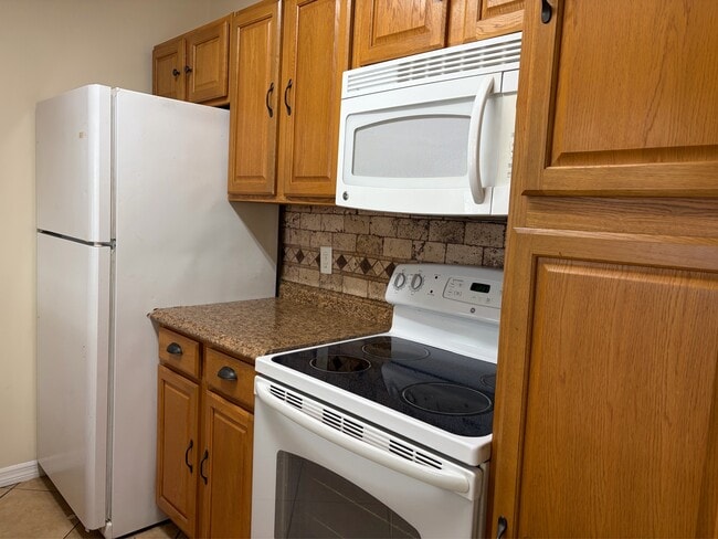 Photo - 807 Timbers Ct