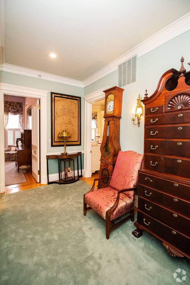 Building Photo - 290 Beacon St Rental