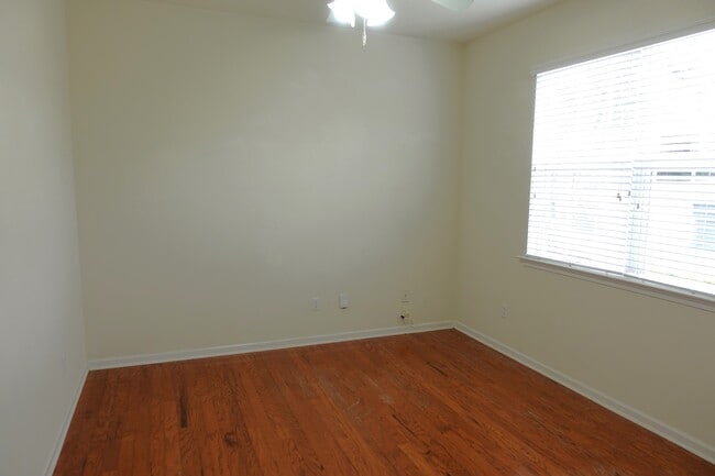 Photo - 115 Roberts Hill Dr