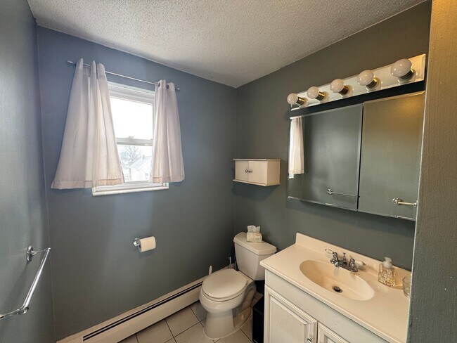 Photo - 2 Bed 1 Bath Unit 1