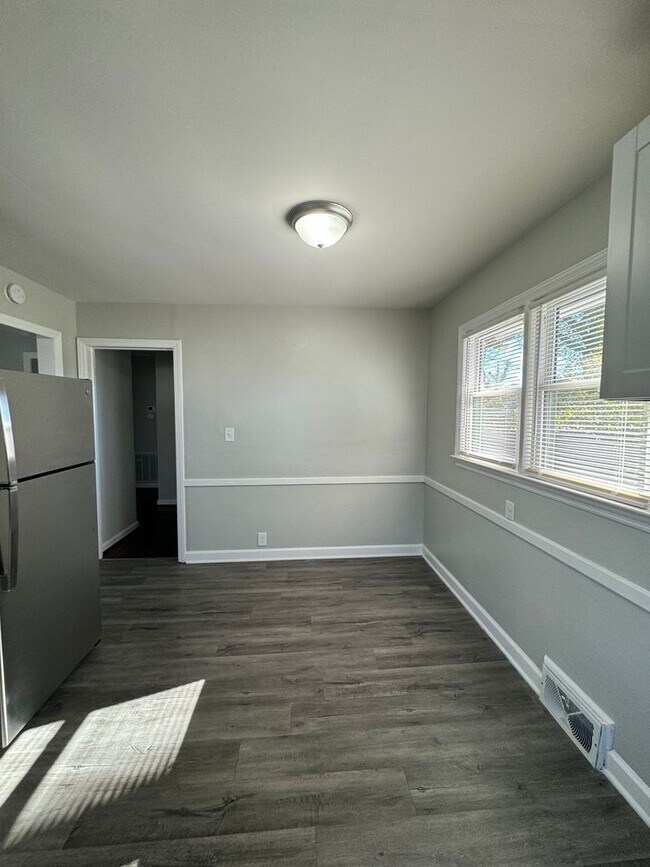 Charming Bungalow with Hardwoods! Rental House Rental in Greensboro