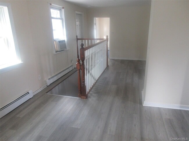 Photo - 122 N Liberty Dr