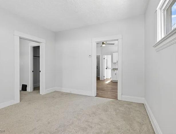 Photo - 9418 Parkview Ave