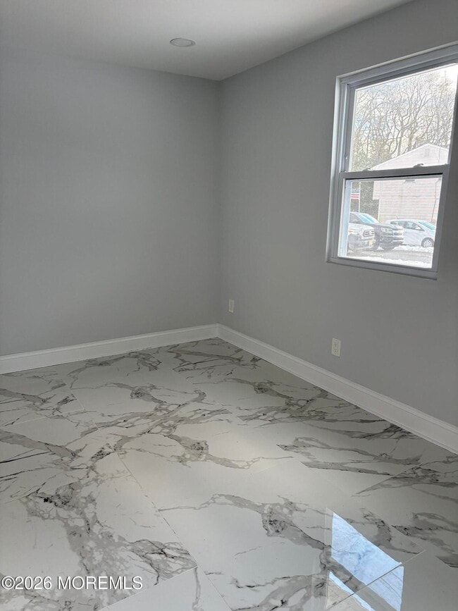 Photo - 105 Floyd Ln