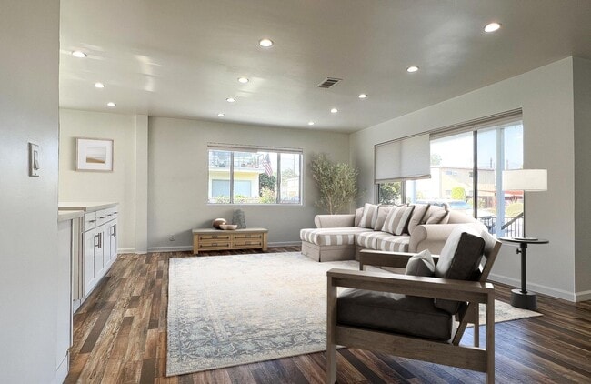 Photo - 343 N Florence St Unidad #345