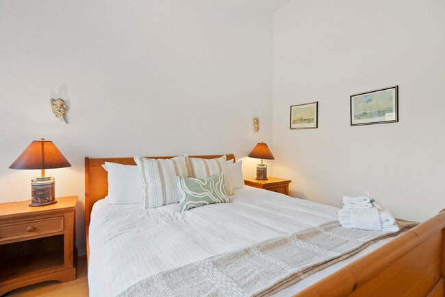 Building Photo - 5508 Caminito Exquisito Rental