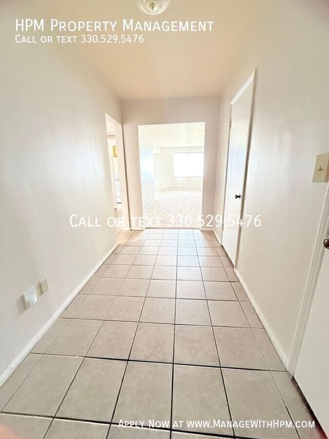 Photo - 3310 Warrensville Center Rd Unit MT-404