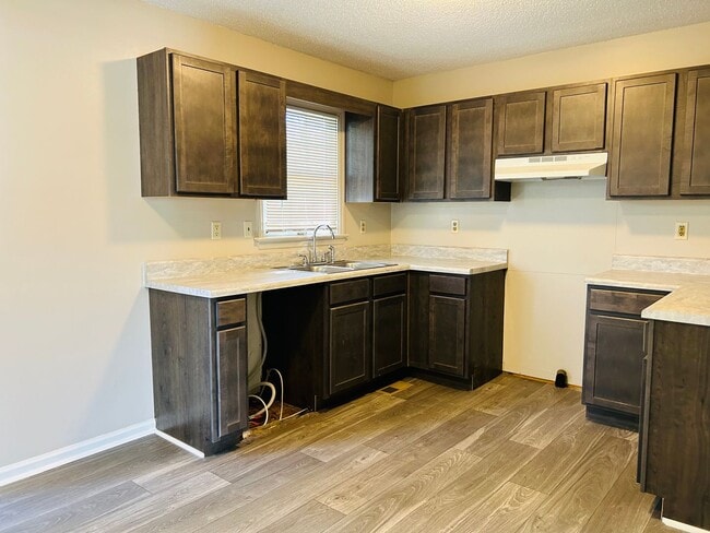 Photo - 404 A Poplar St Unit 404 Poplar -  A