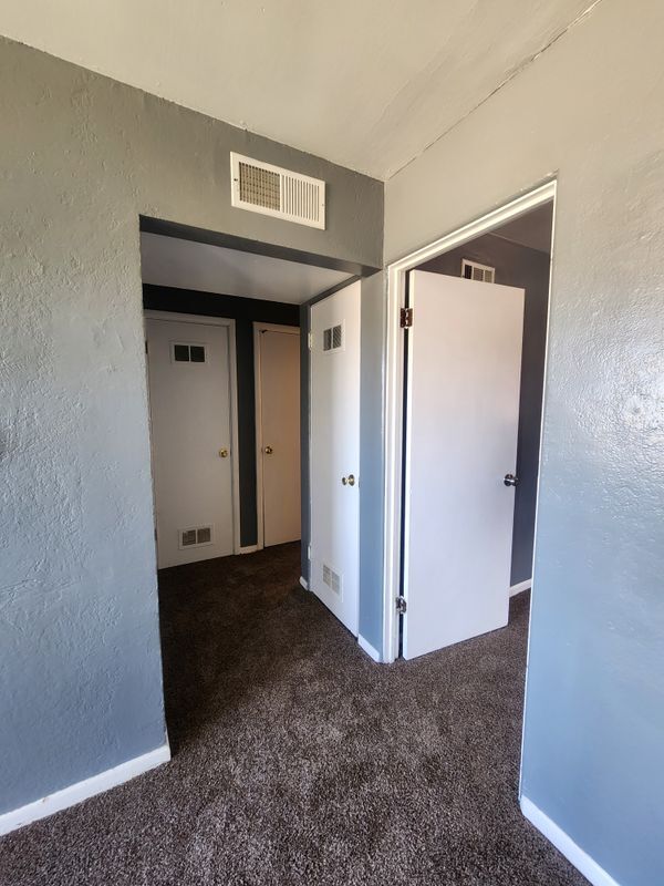 Photo - 1582 Lansing St