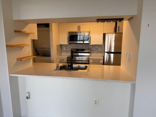 Photo - 10101 Grosvenor Pl Unit 1906