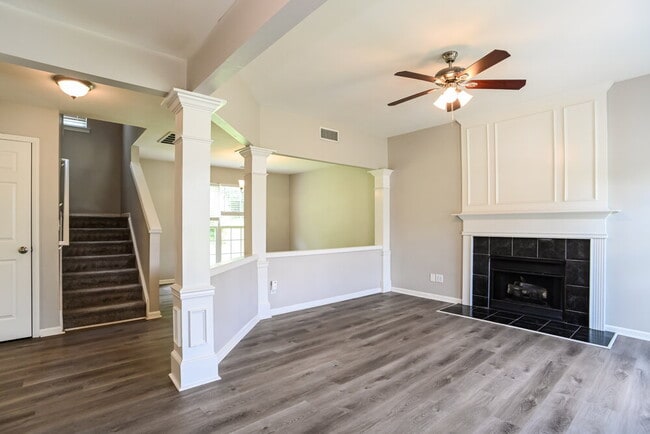 Photo - 1322 Rumstone Ln