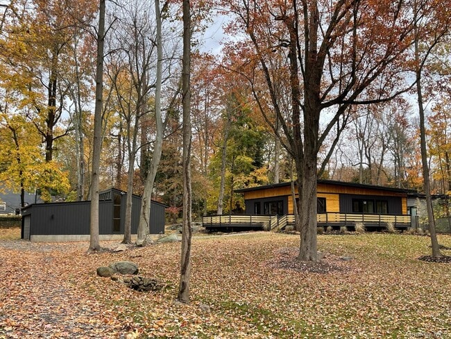 Photo - 6 Indian Hill Ln