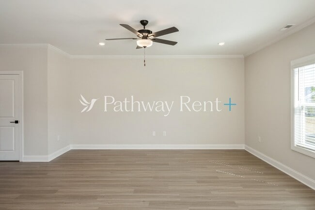 Photo - 139 Wembury Ln