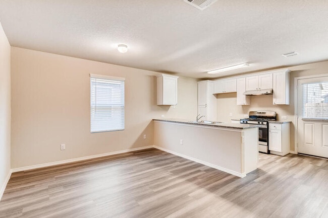 Photo - 8931 Lamus Wheel