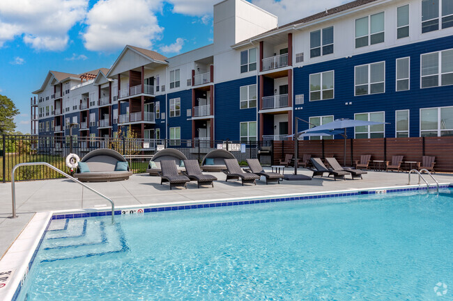 The Crossings at Inver Woods Apts & Townhomes - The Crossings at Inver Woods Apts & Townhomes