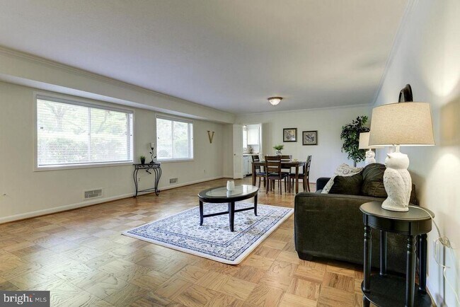 Photo - 10667 Montrose Ave Unit 4