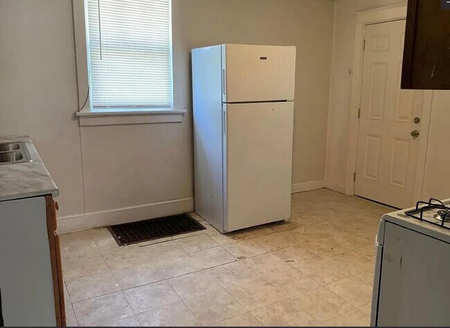 Photo - Lovely 2 Bedroom / 1 Bath for Rent - Section 8 Welcome