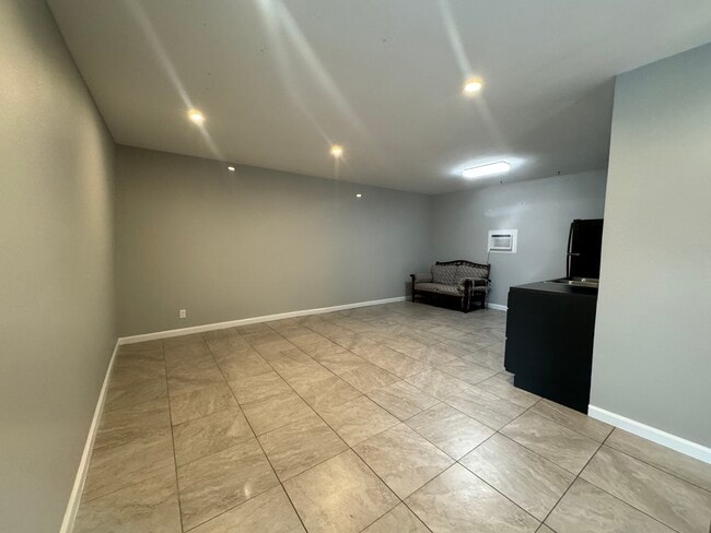 Photo - 1628 Avenue K Unit 3