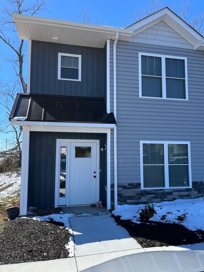 Photo - 203 Swallow Dr Townhome