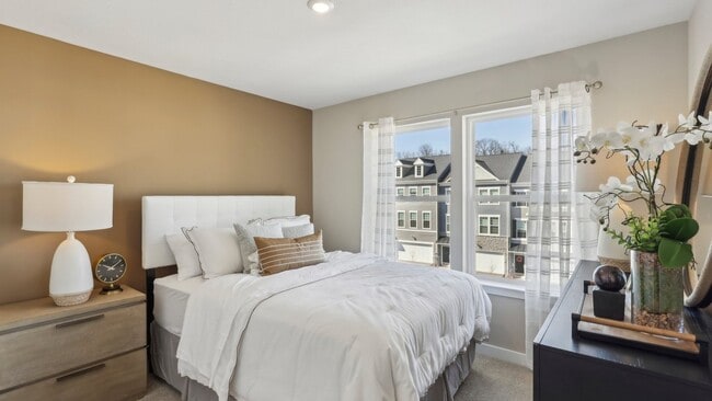 Photo - 695 Olivia St