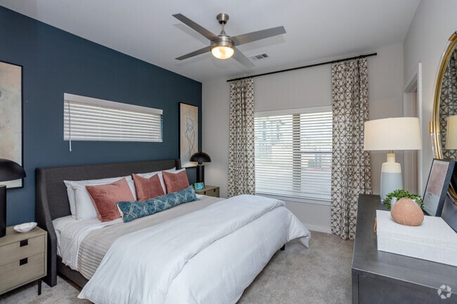 2BR, 2BT - 1179SF