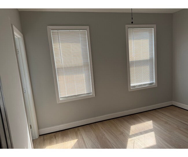 Photo - 3806 Harlem Ave Unidad 1A AVAILABLE W/PRIV BATH $850