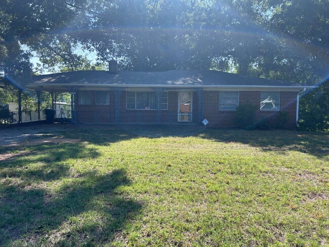 "Charming 3-Bedroom Retreat with Spacious Living in Colfax!"