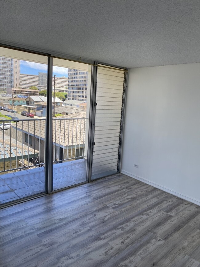 Photo - 2122 Lime St