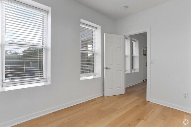 Building Photo - Oasis on Linwood Rental