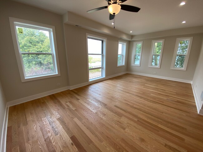 Photo - 1055 W Pratt Blvd Unidad 2A