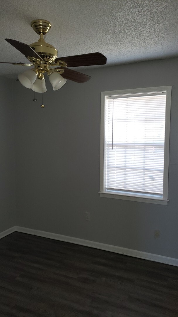 Photo - 4 Success Realty is now offering this 3 be...