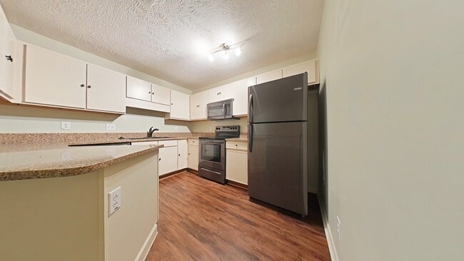 Photo - 3355 Galleria Dr Unit 7 - 1