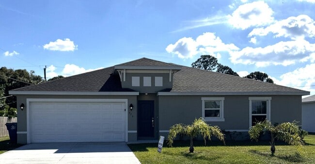 Building Photo - ***STUNNING 4/2 HOME IN PALM BAY