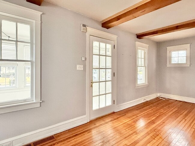 Photo - 7041 Harvey Ave