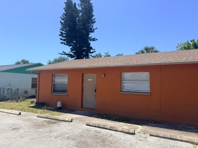 Building Photo - 3277 51st Ave Dr W
