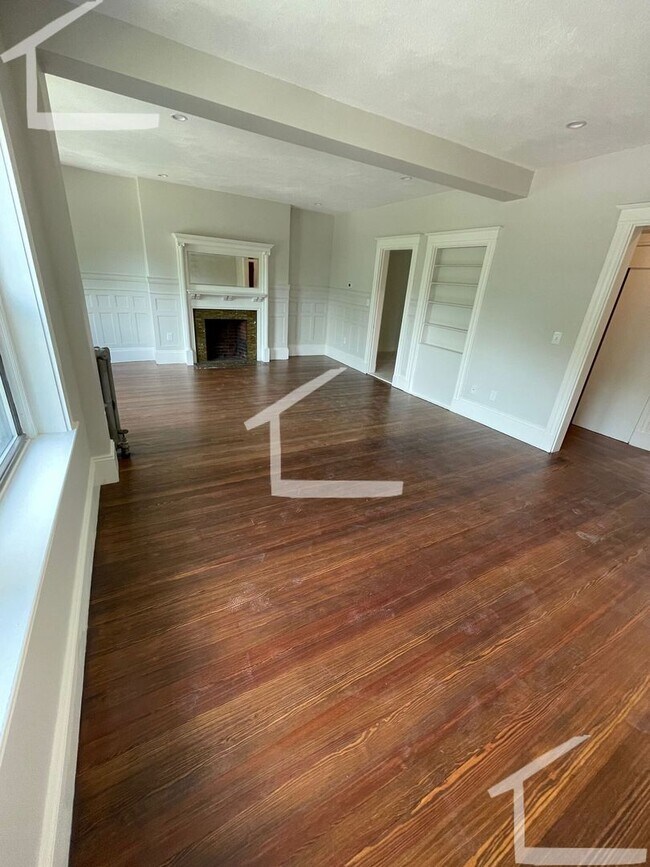 Photo - 1851 Beacon St