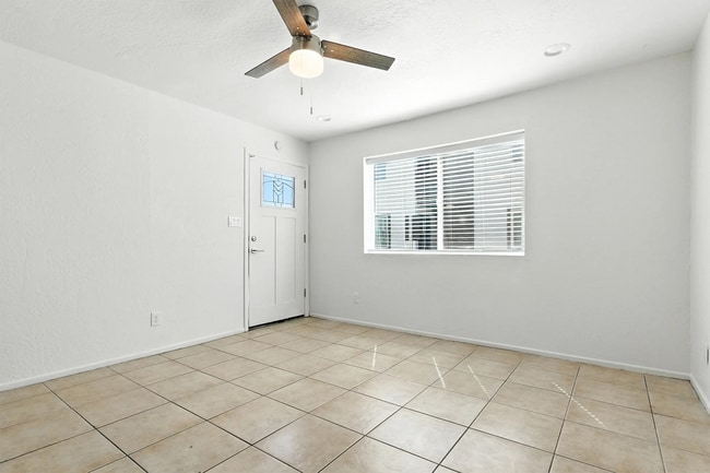 Building Photo - 1st Ave Apartments