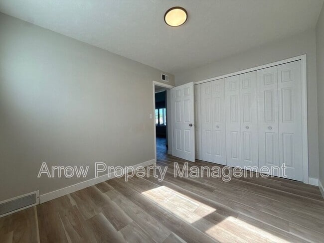 Photo - 905 5th St