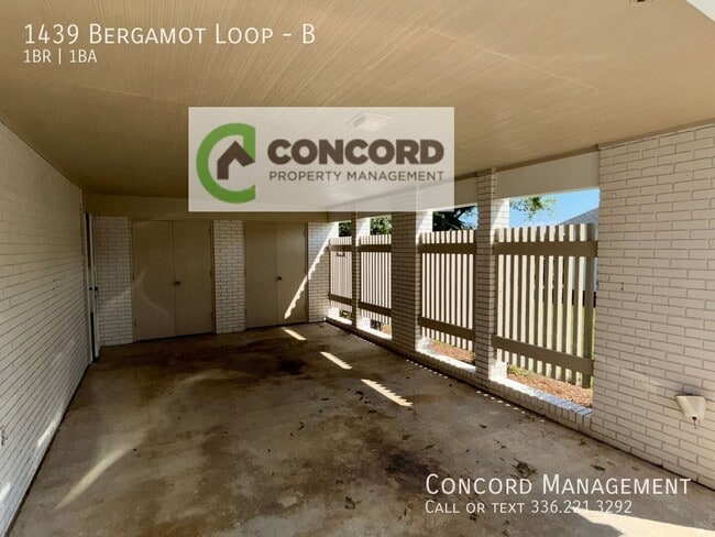 1439 Bergamot Loop Unidad B