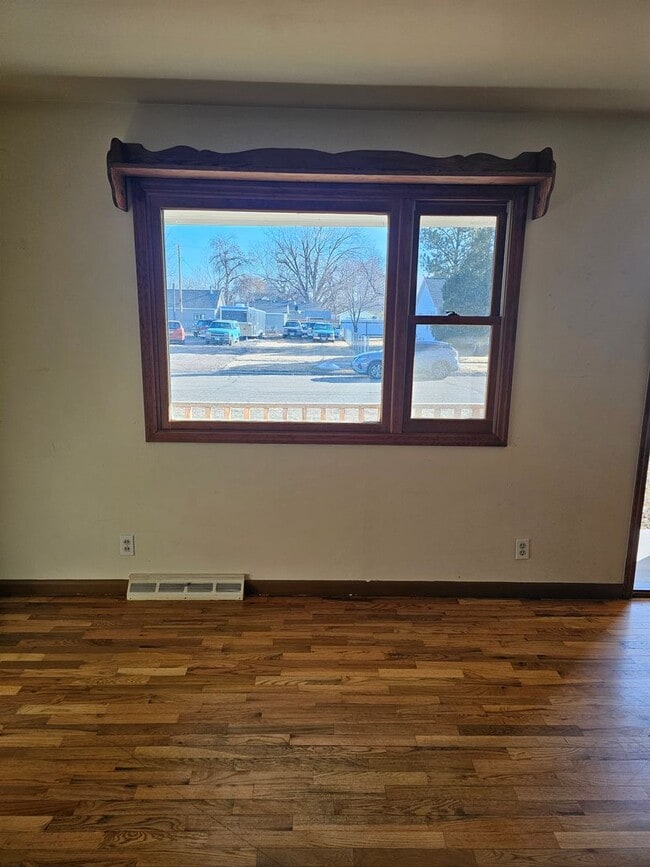 Photo - 909 Cale Ave