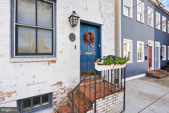 Photo - 214 S Henry St